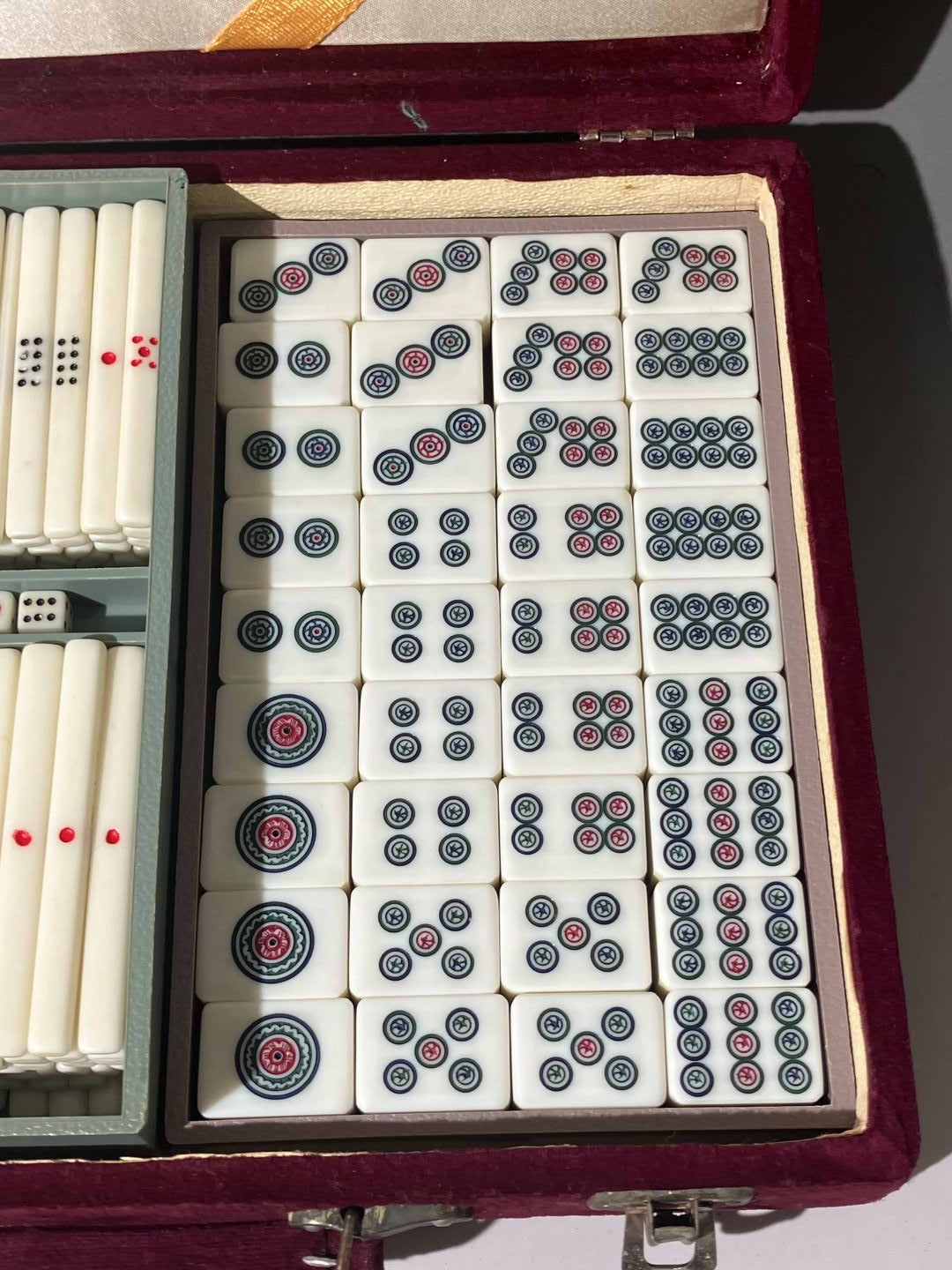 tiles side mahjong case